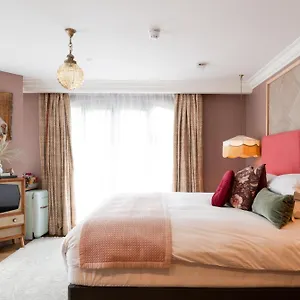 Hotel The Rabbit & Retreat